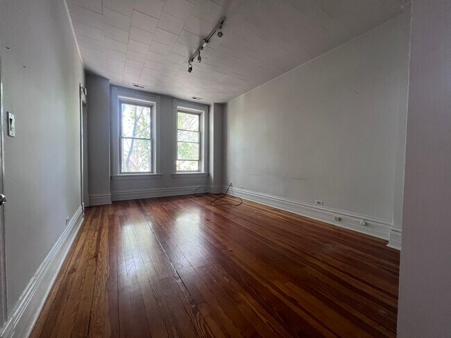 Building Photo - 1518 N Elk Grove Ave