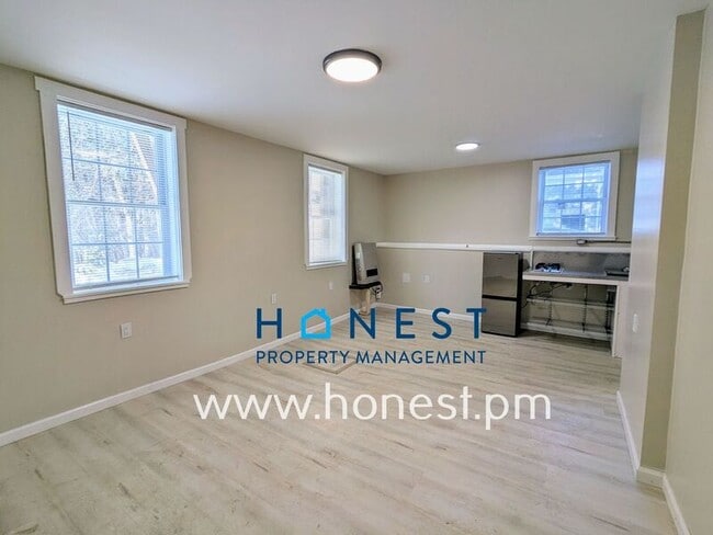 Building Photo - 23 Church St