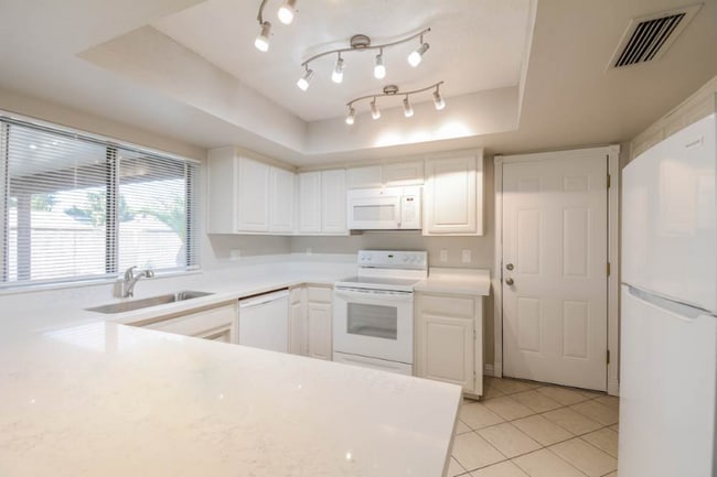 Building Photo - 5221 W Harmont Dr