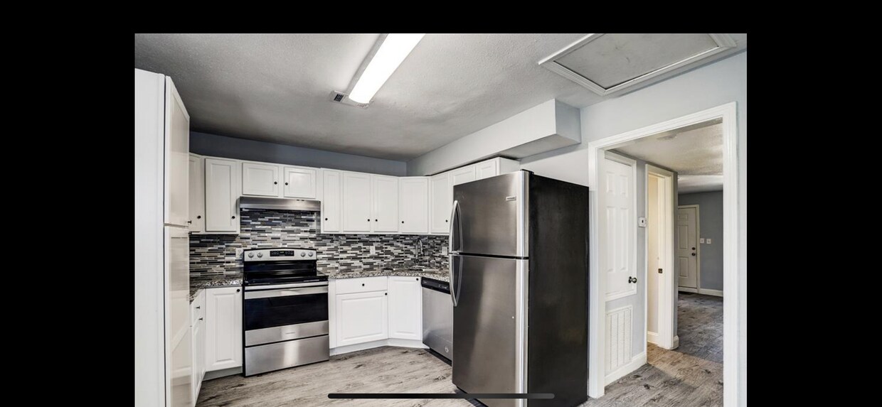 Kitchen - 1029 Spooner St