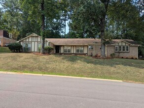 Building Photo - 4750 Heatherwood Dr