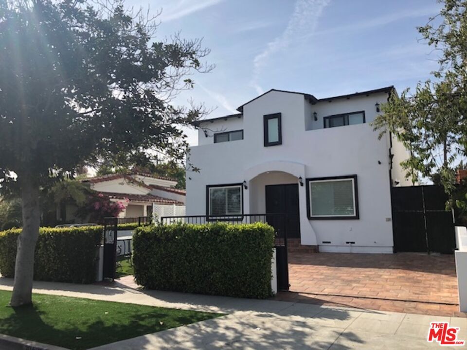 Foto principal - 10521 Almayo Ave
