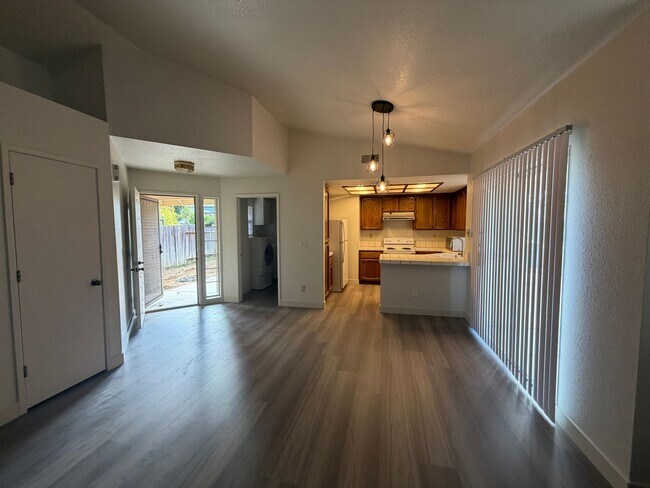 Foto del edificio - RV Access!