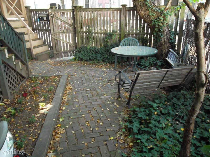 Foto del edificio - 3 br, 1 bath Apartment - 27 Market St