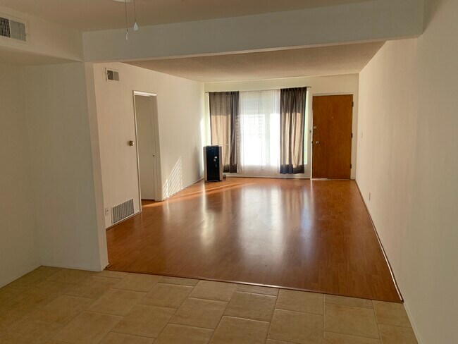 Foto del edificio - 1221 S Sherbourne Dr