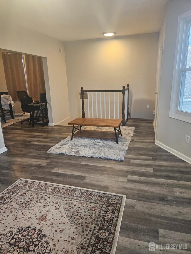 Foto del edificio - 421 River Dr