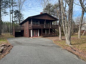 Building Photo - 802 Yorktown Blvd