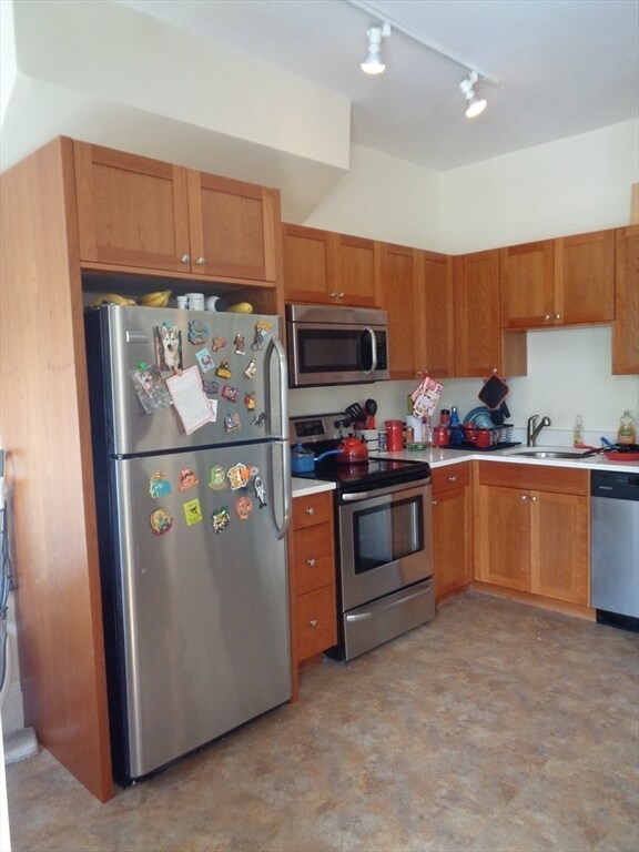Foto del edificio - 1079 Beacon St