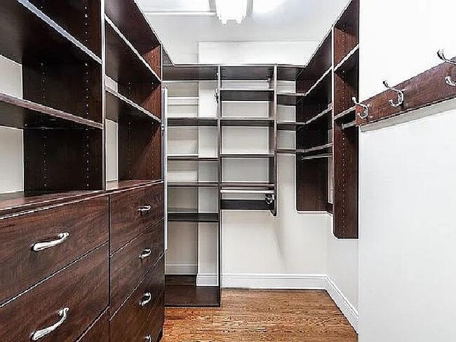 Foto del edificio - 300 Albany St