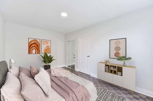 Building Photo - 149 St George St