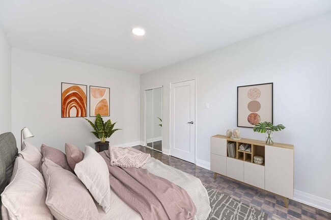 Building Photo - 149 St George St