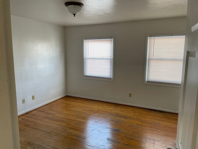 Foto del edificio - 132 Highland Hills Dr