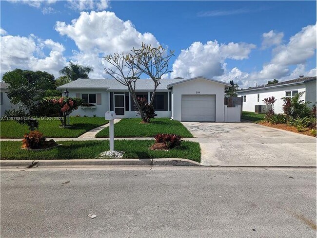 Foto del edificio - 710 SW 50th Terrace