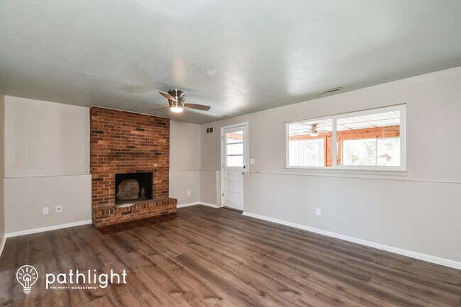 Foto del edificio - 2935 Pinnacle Drive, Colorado Springs, CO,...