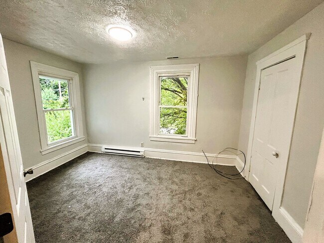 Foto del edificio - 7705 Star Ave