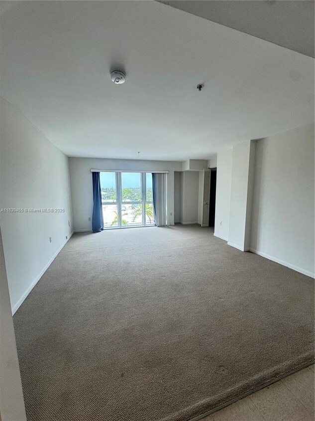 Foto del edificio - 5779 SW 72nd Ave