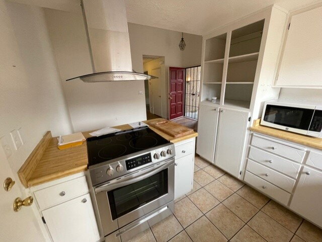 Foto del edificio - 2 Bedroom Townhouse Available Soon!