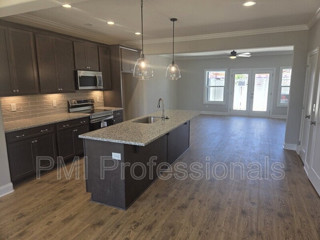 Building Photo - 1337 Rebecca Johns Dr
