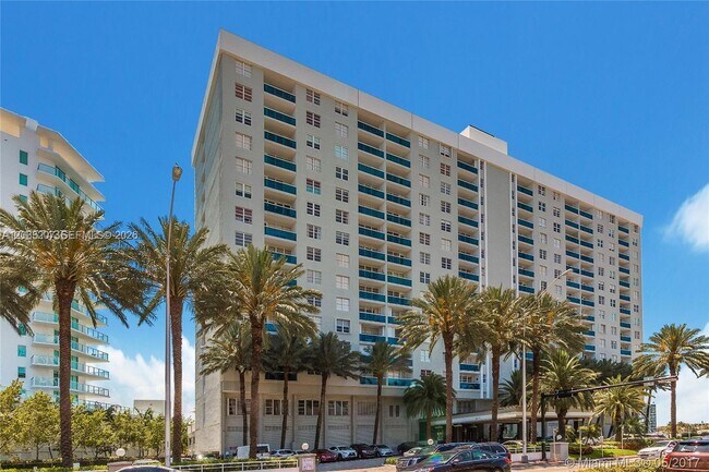 Foto del edificio - 6770 Indian Creek Dr