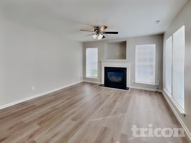 Foto del edificio - 6915 Aulton Link Ct