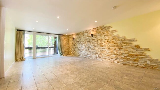 Light and Bright living room - 5901 Canterbury Dr