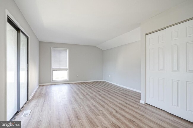 Building Photo - 40 Tansboro Rd