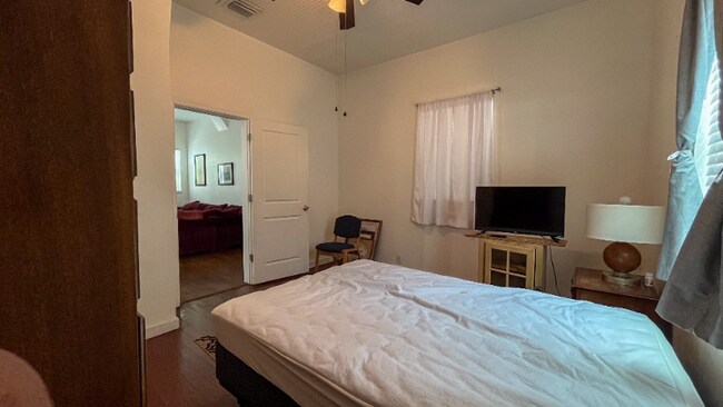 Building Photo - 1102 NW 45th Ave