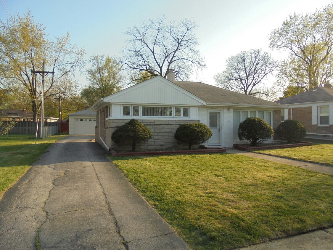 Foto principal - 2045 Magnolia Rd