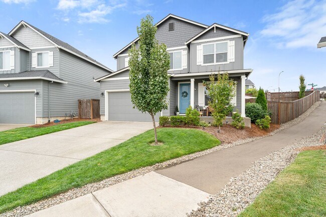 Foto del edificio - Newer Construction 4 Bedroom Home at Pleas...