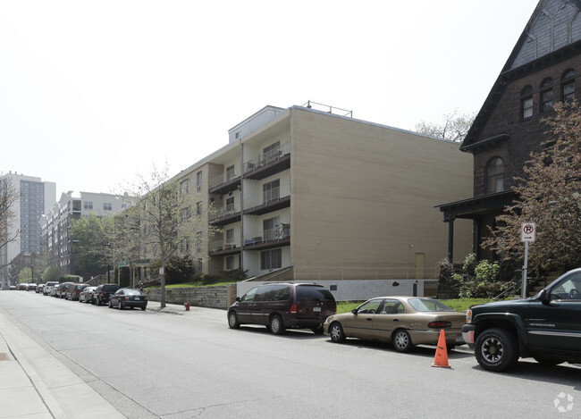 Building Photo - Three-Thirty-Three Oak Grove