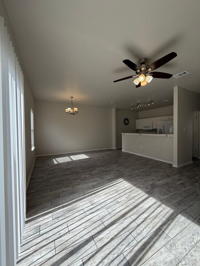 Foto del edificio - Beautifully Updated 3Bed/2.5Bath Townhouse in the Heart of Destin