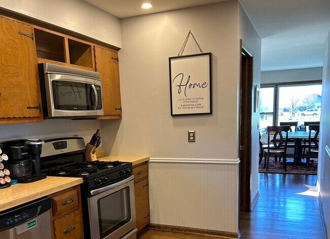 Foto del edificio - 1008 Game Farm Rd