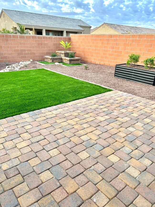 Building Photo - 8217 E 34th Rd