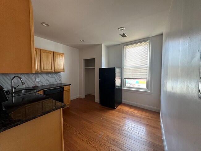 Foto del edificio - 1043 Spring Garden St