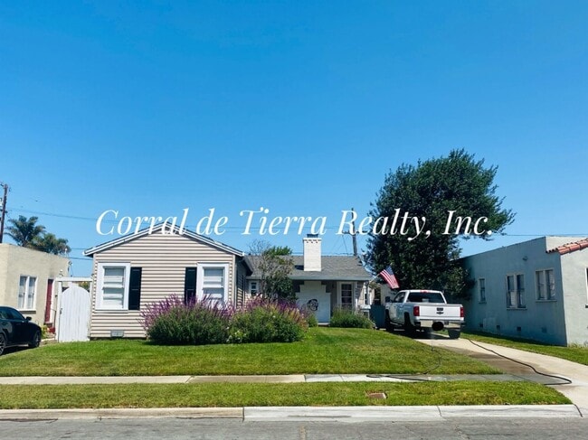 Building Photo - Maple Park LARGE 2 BR/ 2BA with 2 Car Garage & Large Fenced Yard