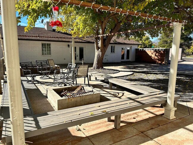 Foto del edificio - Gorgeous Santa Clara Home with Stunning Ki...