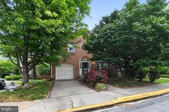 Building Photo - 7435 Crestberry Ln