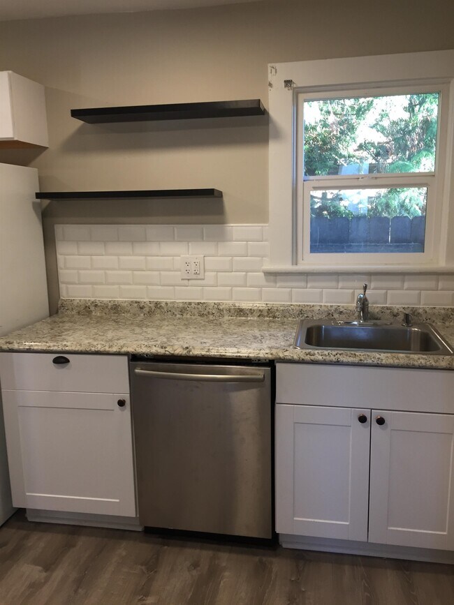 Photo - 6312 SE Center St House