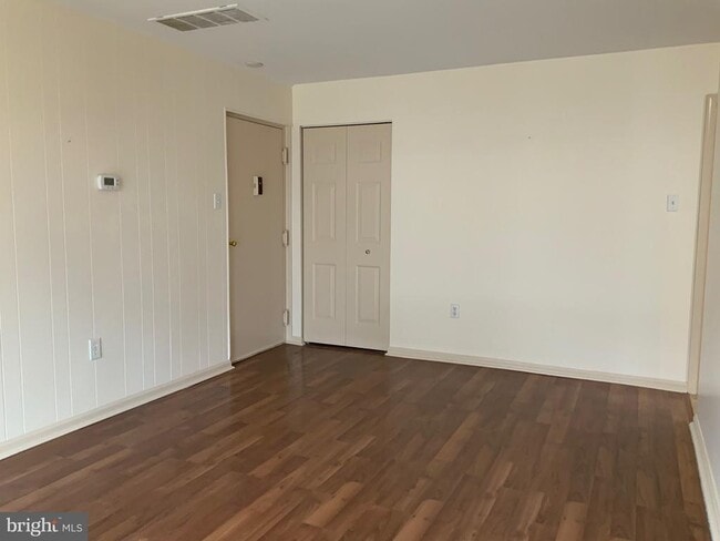 Building Photo - 1026 Brinker Dr