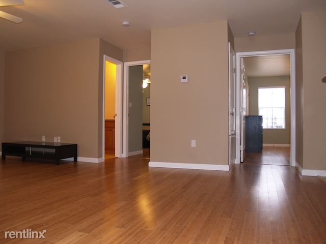 Foto del edificio - 1002 Waverly Dr