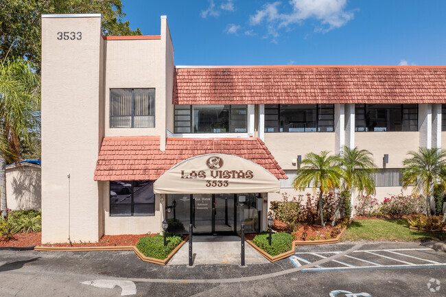 Building Photo - Las Vistas