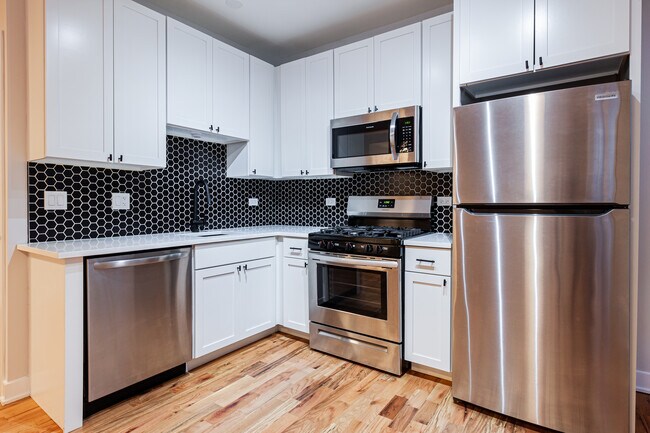 Foto del edificio - 655 W Wrightwood Ave