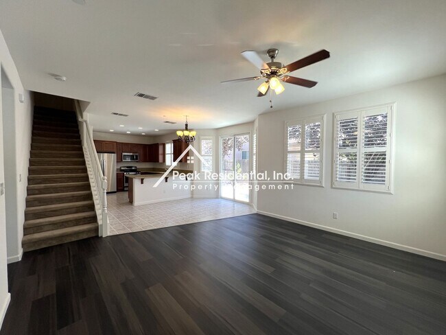 Building Photo - Spacious 4bd/2.5ba Sacramento Home!
