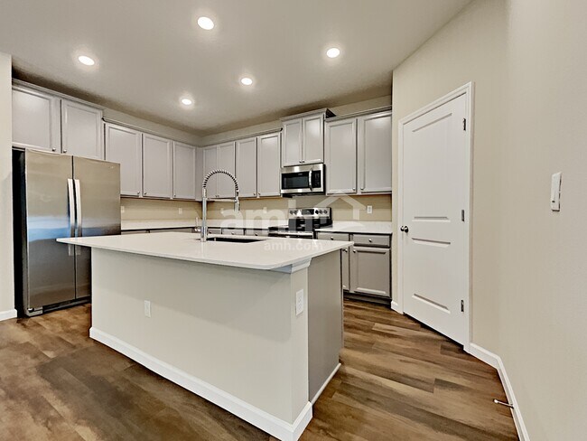 Building Photo - 285 Stone Arbor Ln