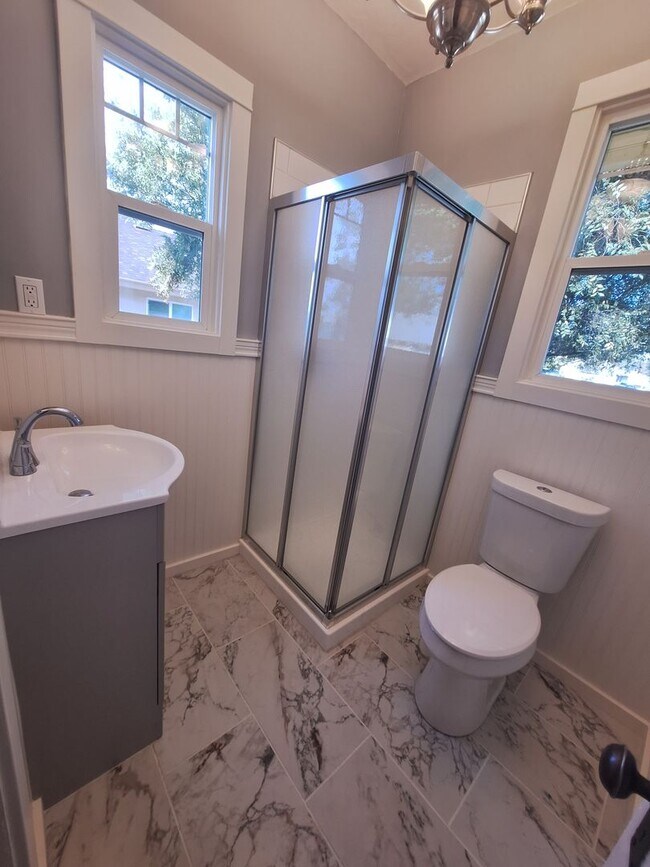 Foto del edificio - MUST SEE 1+ BEDROOM 1 BATH REMODLED
