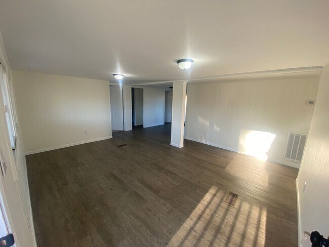 Building Photo - 3 Bedroom, 2 Bath Home located in Chuckey, TN