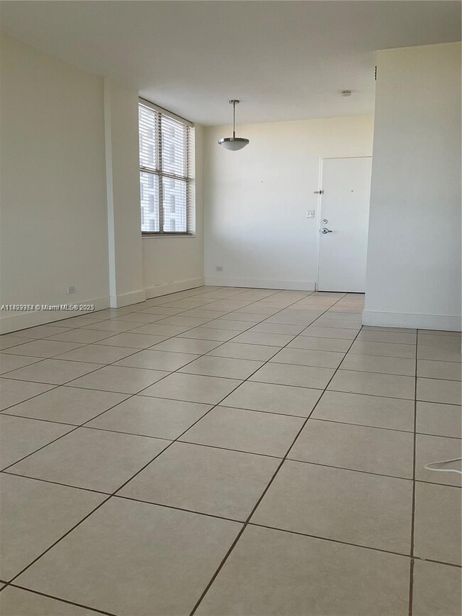 Foto del edificio - 7441 Wayne Ave
