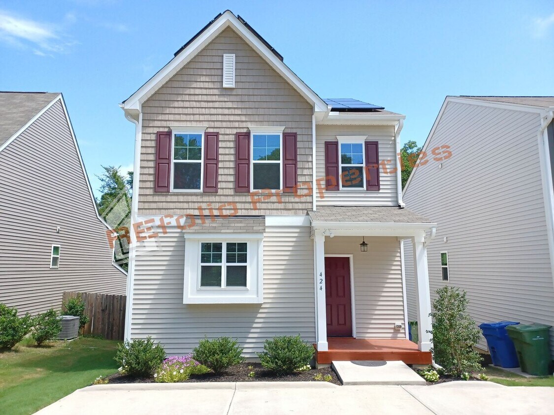 Primary Photo - Beautiful Energy Efficient 3-BR Home w/Sol...