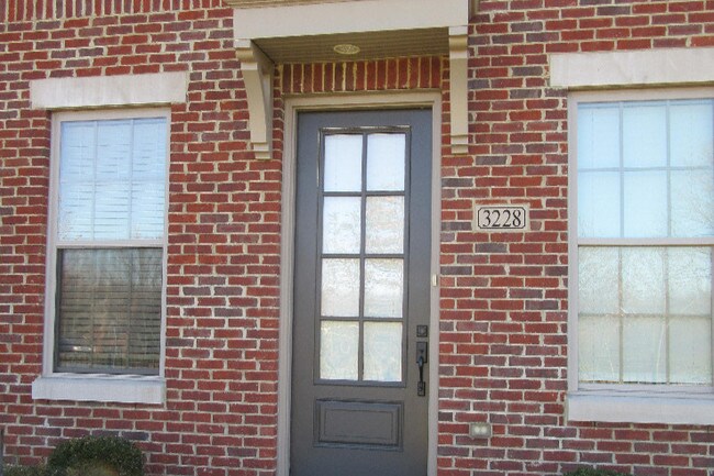 Foto del edificio - 3228 Beaumont Centre Cir