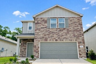 Building Photo - 669 Amesbury Rd